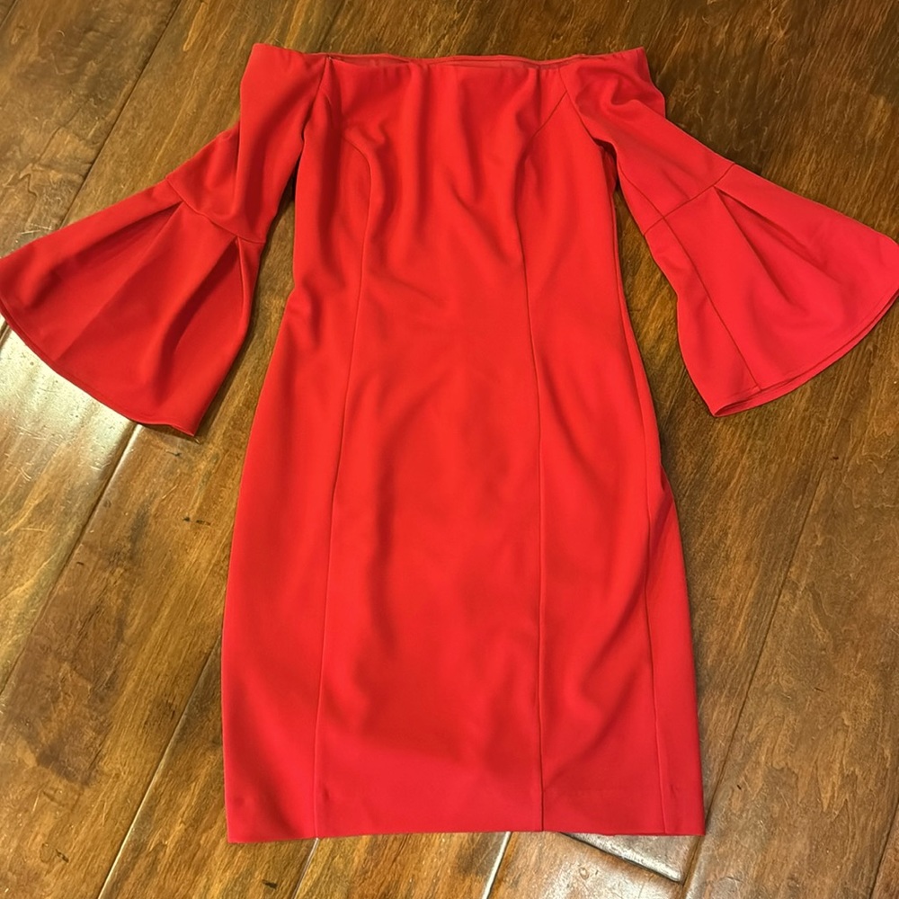 Women’s Vince Camuto Red off the shoulder Dress.  Size 2.